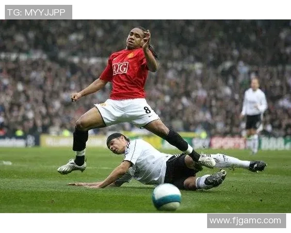 足球球星精彩滑铲动作卡通版呈现展示个性与技巧的瞬间 足球球星精彩滑铲动作卡通版呈现展示个性与技巧的瞬间