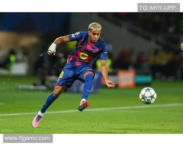 身高1米74的足球球星是谁 如何看待他的技术风格与球场表现