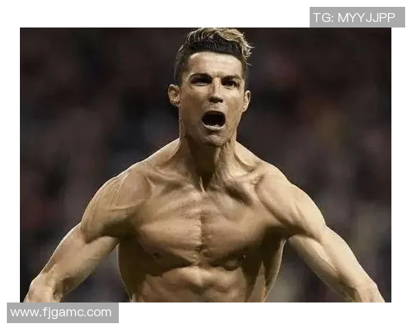 肌肉男足球球星的力量与魅力展现不容错过 肌肉男足球球星的力量与魅力展现不容错过